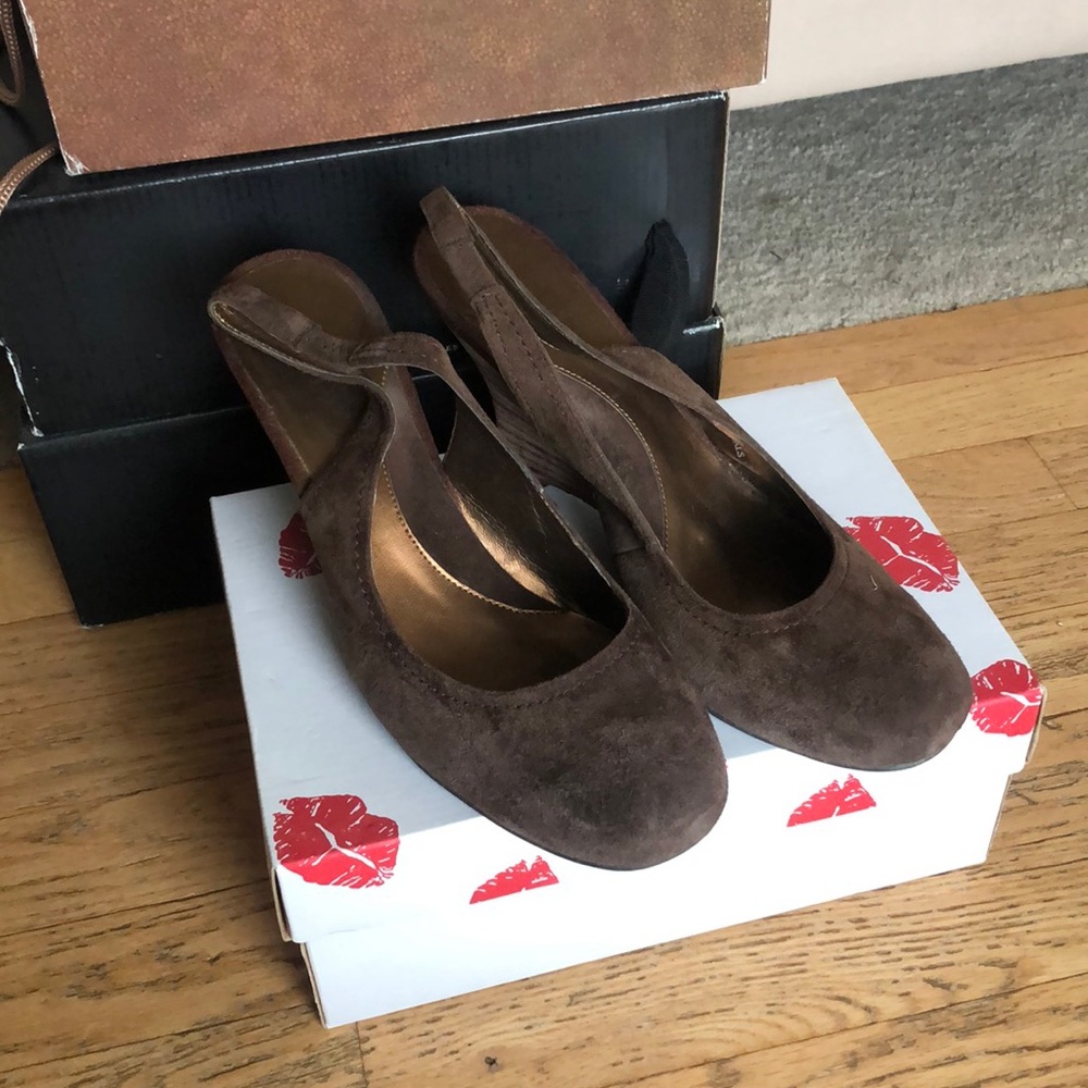 Two Lips Suede Brown Wedges 10